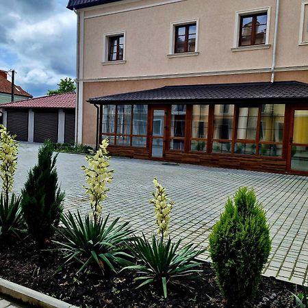 Апартаменти - Історія З Вікна Kamyanets-Podilski Dış mekan fotoğraf