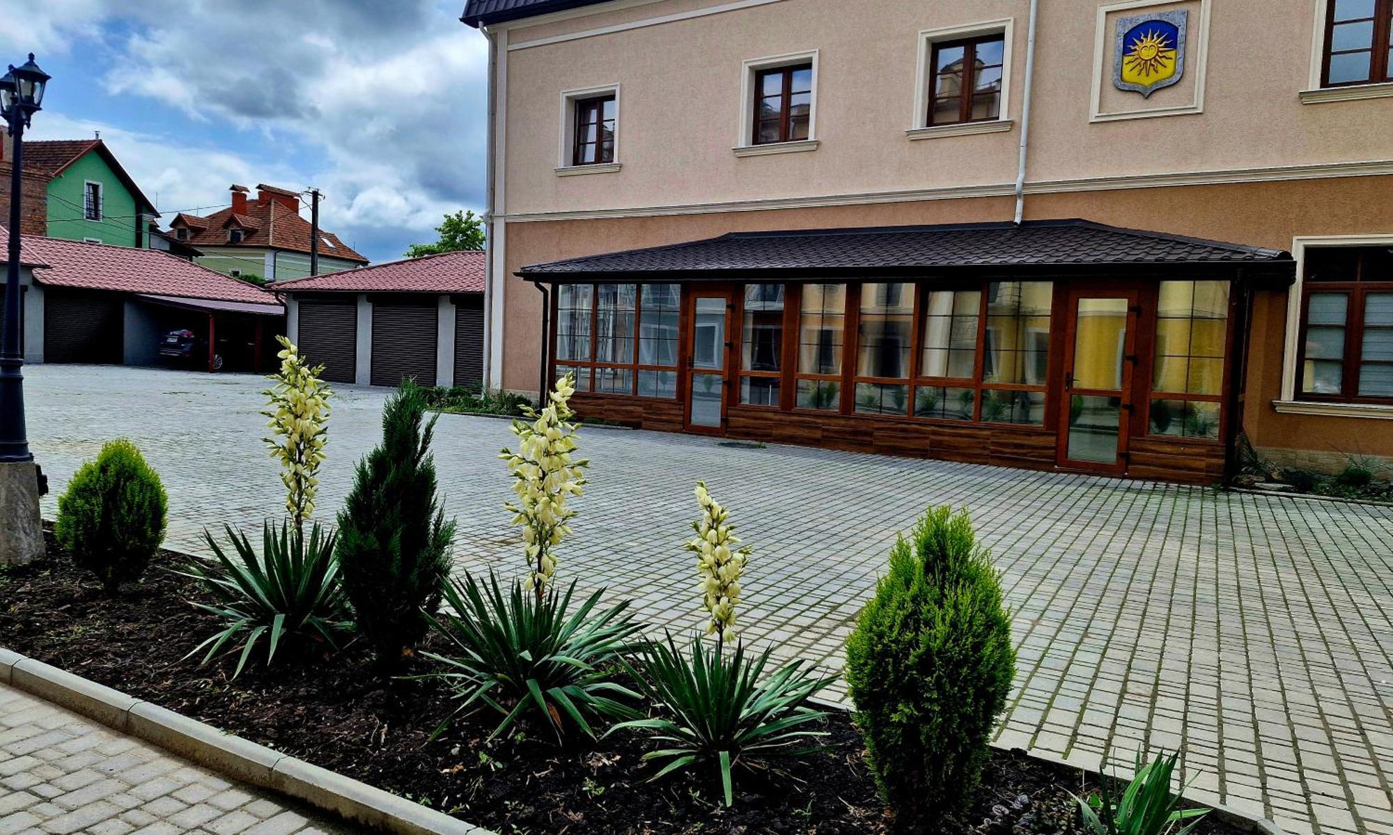 Апартаменти - Історія З Вікна Kamyanets-Podilski Dış mekan fotoğraf